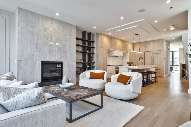 1418 W Warner Avenue, Chicago, IL 60613