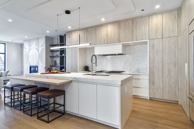 1418 W Warner Avenue, Chicago, IL 60613