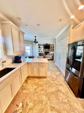 21 Crestwood Circle, Prestonsburg, KY 41653