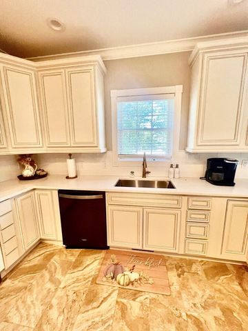 21 Crestwood Circle, Prestonsburg, KY 41653