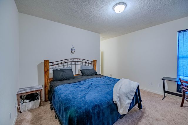 240 Rio Chama Circle SW, Los Lunas, NM 87031