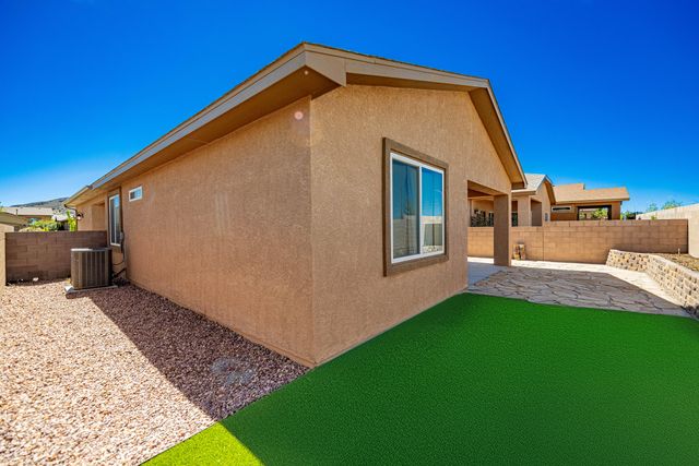 240 Rio Chama Circle SW, Los Lunas, NM 87031