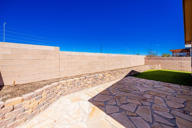 240 Rio Chama Circle SW, Los Lunas, NM 87031