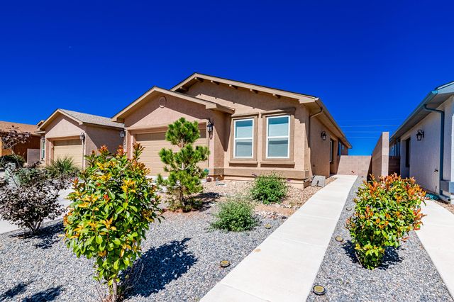 240 Rio Chama Circle SW, Los Lunas, NM 87031