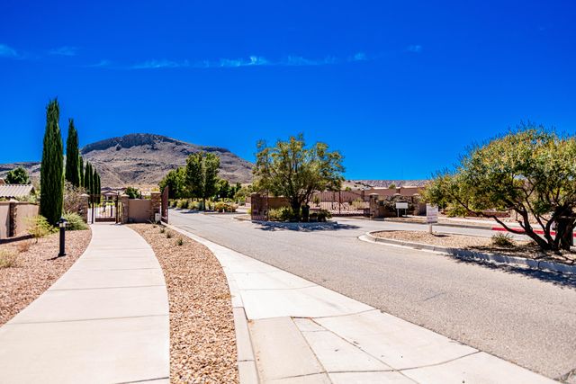 240 Rio Chama Circle SW, Los Lunas, NM 87031