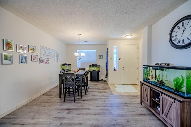 240 Rio Chama Circle SW, Los Lunas, NM 87031