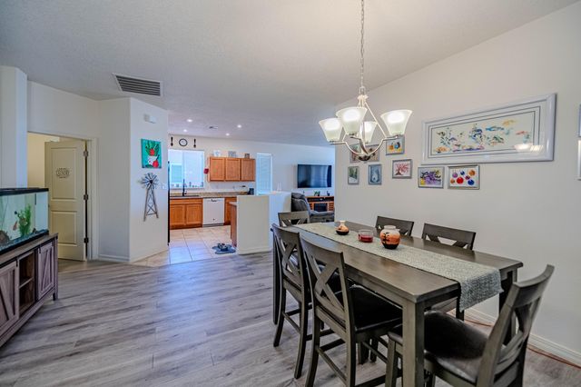 240 Rio Chama Circle SW, Los Lunas, NM 87031