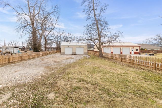 130 E OO, Hallsville, MO 65255