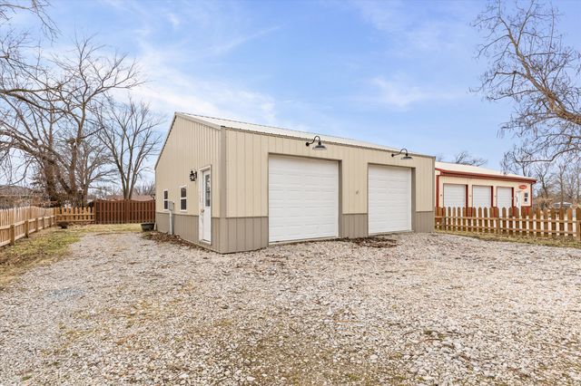 130 E OO, Hallsville, MO 65255