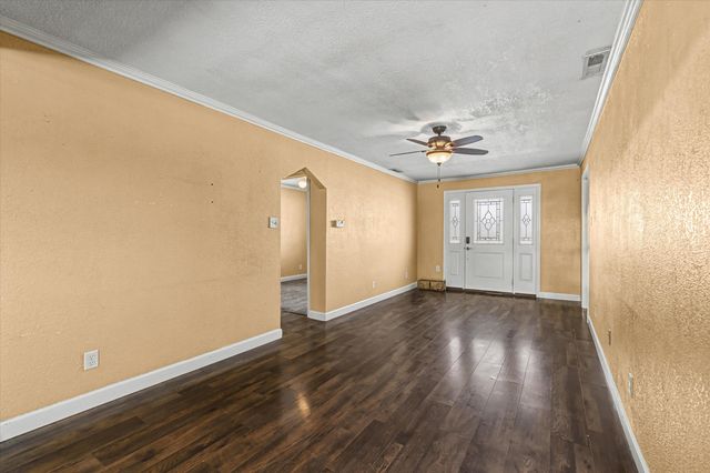 130 E OO, Hallsville, MO 65255