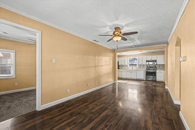 130 E OO, Hallsville, MO 65255