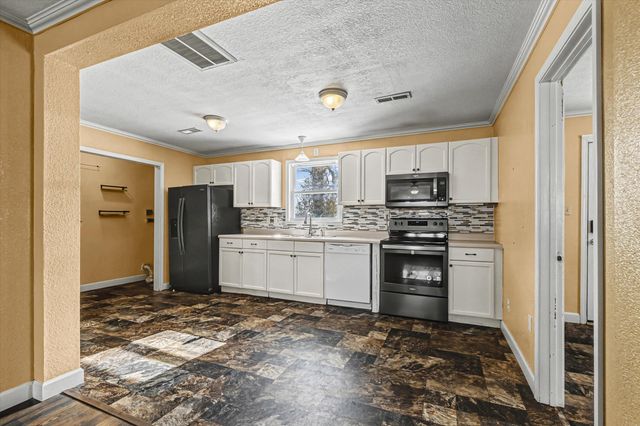 130 E OO, Hallsville, MO 65255