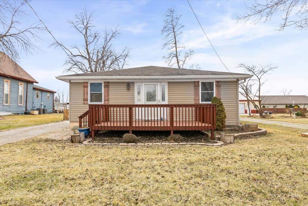 130 E OO, Hallsville, MO 65255