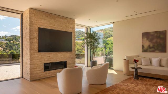 16988 Strawberry Drive, Los Angeles, CA 91436