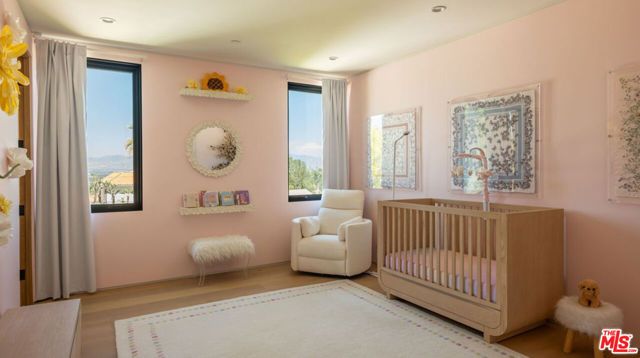 16988 Strawberry Drive, Los Angeles, CA 91436