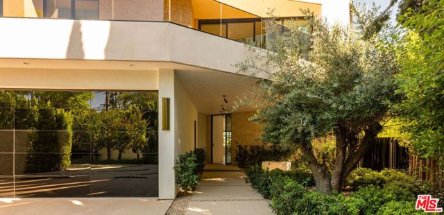 16988 Strawberry Drive, Los Angeles, CA 91436