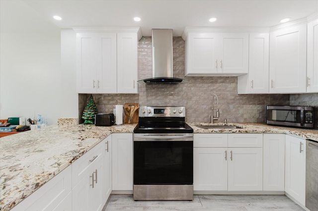 51 ISLAND WAY 801, Clearwater Beach, FL 33767