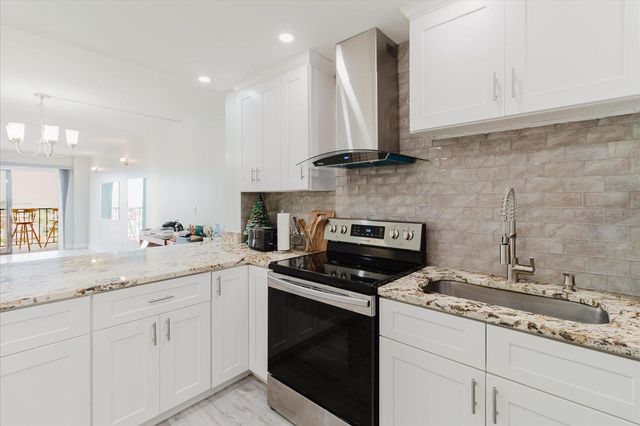 51 ISLAND WAY 801, Clearwater Beach, FL 33767