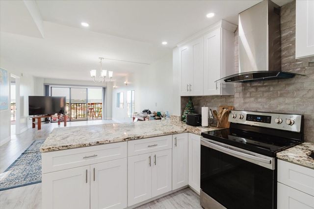 51 ISLAND WAY 801, Clearwater Beach, FL 33767