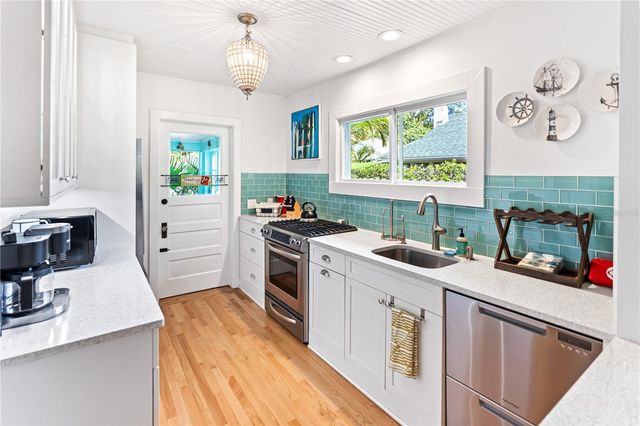 642 OHIO PLACE, Sarasota, FL 34236