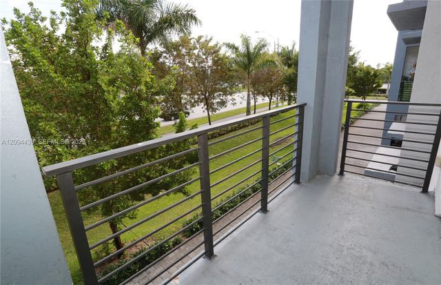 6001 NW 182 Lane 301, Hialeah, FL 33015