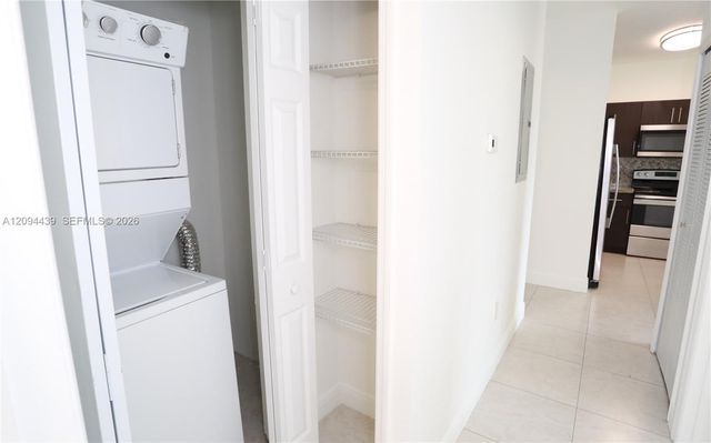 6001 NW 182 Lane 301, Hialeah, FL 33015