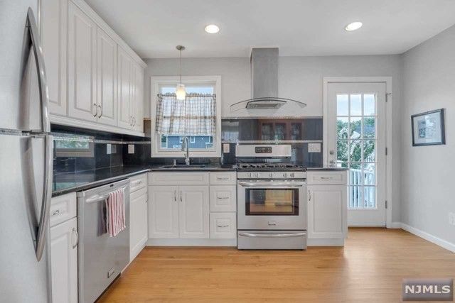 23 South Drive, Rochelle Park, NJ 07662