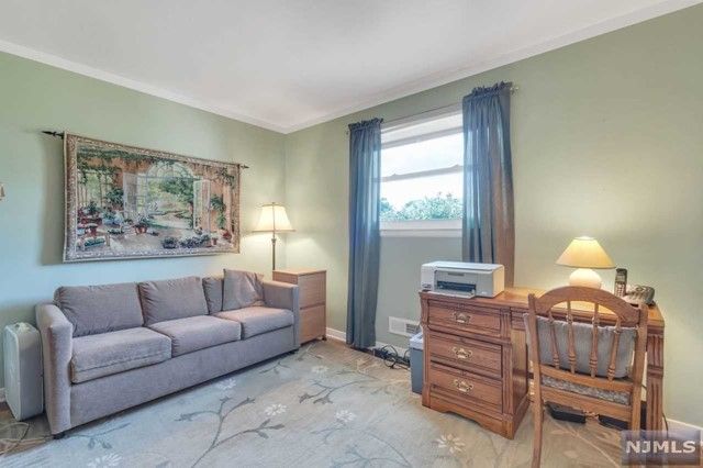 23 South Drive, Rochelle Park, NJ 07662