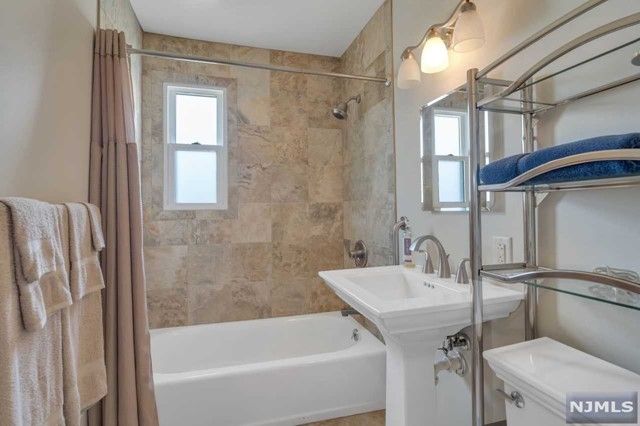 23 South Drive, Rochelle Park, NJ 07662