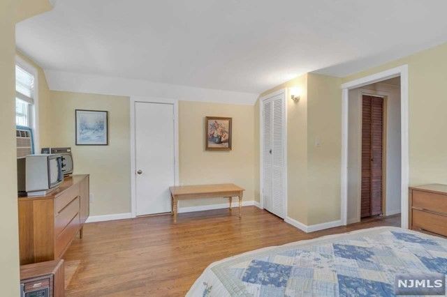 23 South Drive, Rochelle Park, NJ 07662
