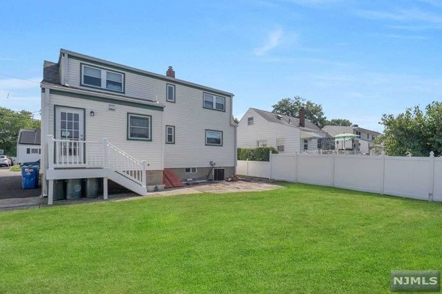 23 South Drive, Rochelle Park, NJ 07662
