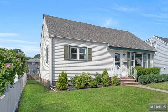 23 South Drive, Rochelle Park, NJ 07662