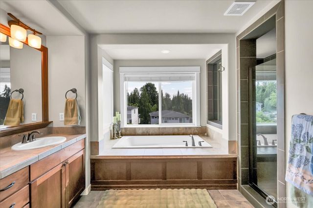 13721 SE 90th Place, Newcastle, WA 98059