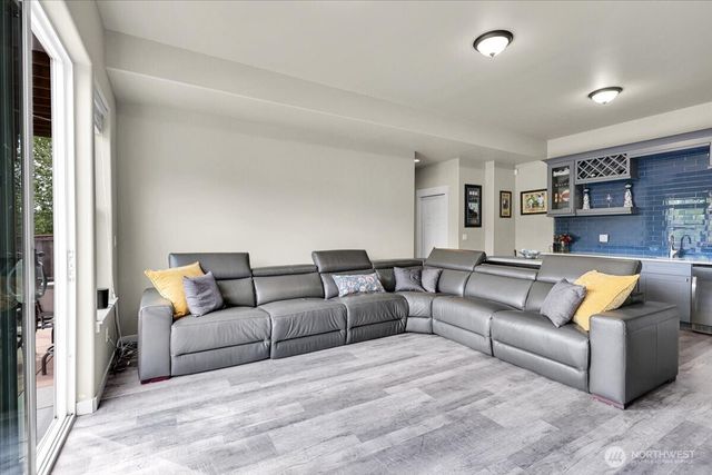 13721 SE 90th Place, Newcastle, WA 98059