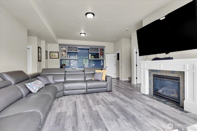 13721 SE 90th Place, Newcastle, WA 98059