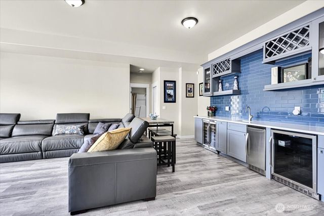 13721 SE 90th Place, Newcastle, WA 98059