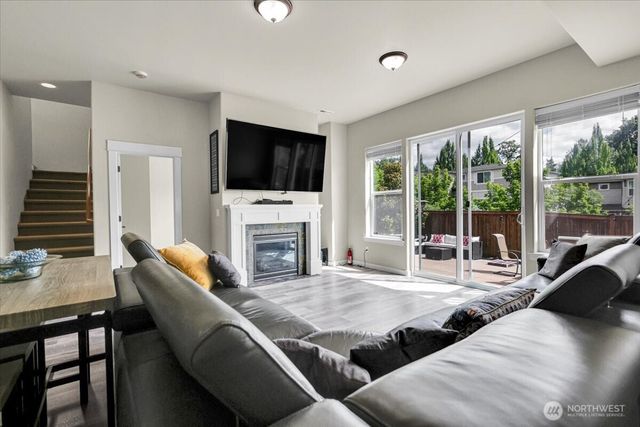 13721 SE 90th Place, Newcastle, WA 98059