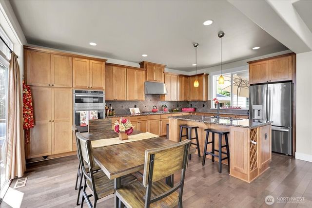 13721 SE 90th Place, Newcastle, WA 98059