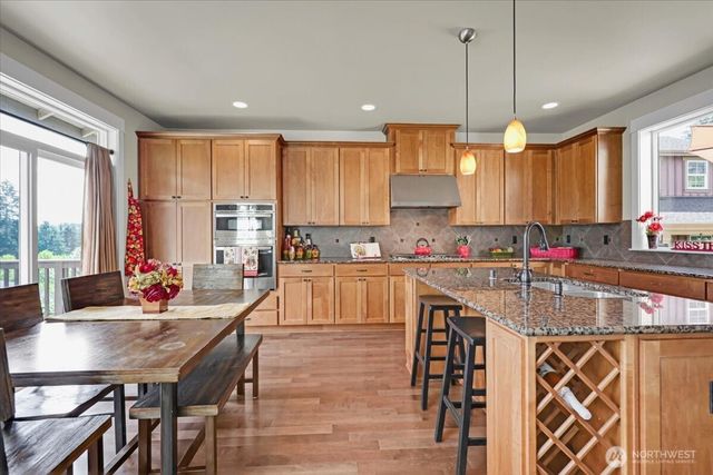 13721 SE 90th Place, Newcastle, WA 98059