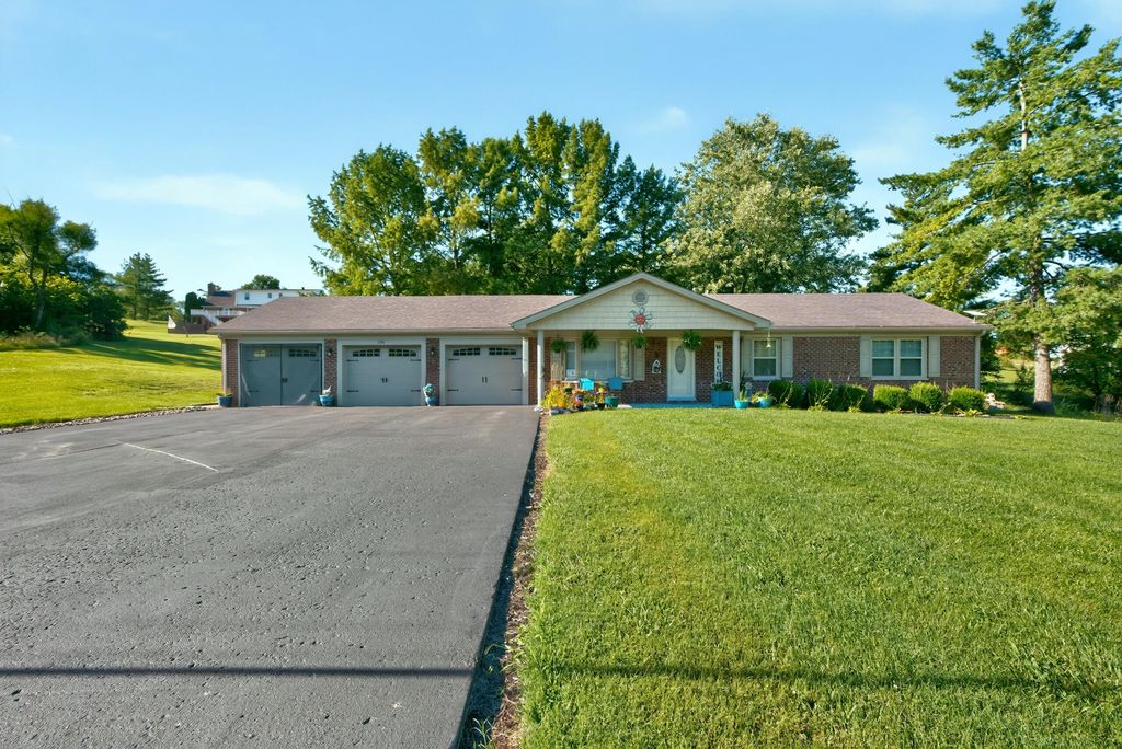 230 Mercer Avenue, Harrodsburg, KY 40330