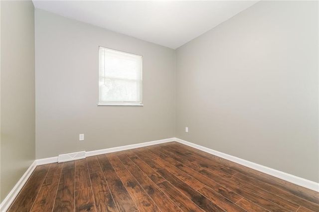 404 Keystone Court, Blue Springs, MO 64014