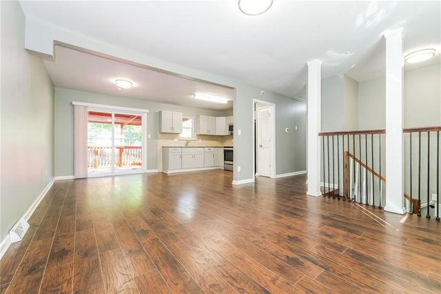 404 Keystone Court, Blue Springs, MO 64014