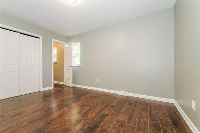 404 Keystone Court, Blue Springs, MO 64014