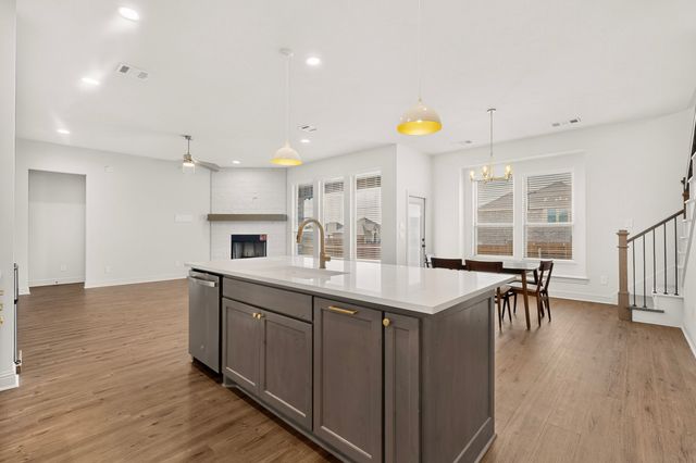 814 Lakewood Circle, Midlothian, TX 76065