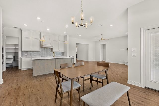 814 Lakewood Circle, Midlothian, TX 76065