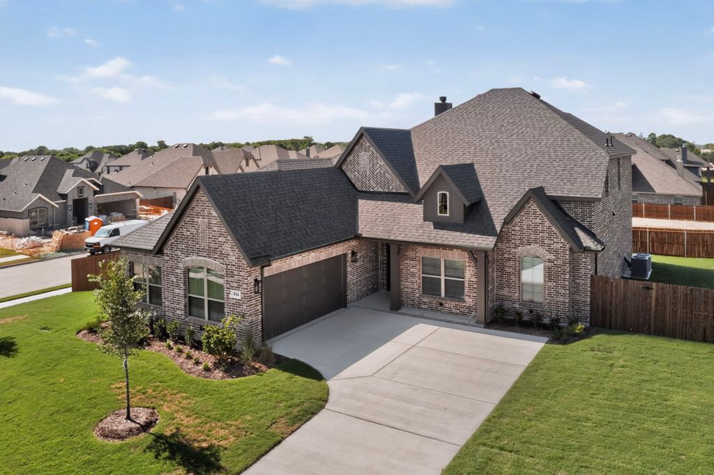 814 Lakewood Circle, Midlothian, TX 76065