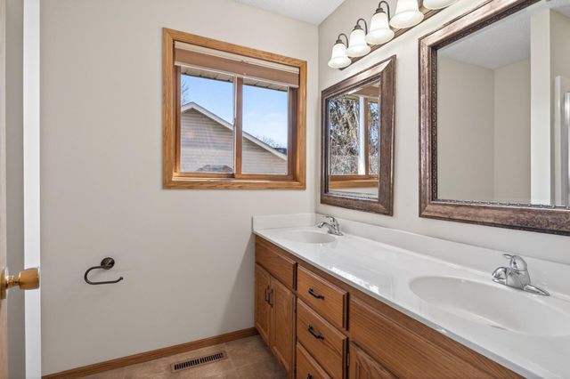 1264 Driving Park Road, Stillwater, MN 55082