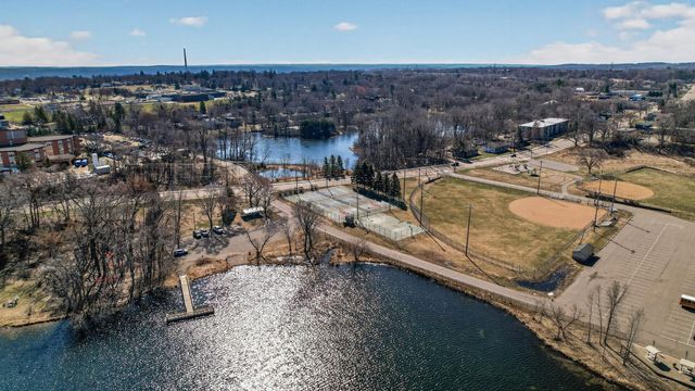 1264 Driving Park Road, Stillwater, MN 55082