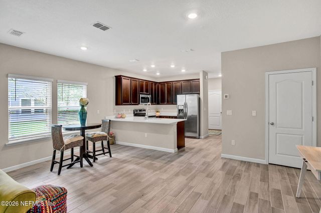 7365 PALM HILLS Drive, Jacksonville, FL 32244