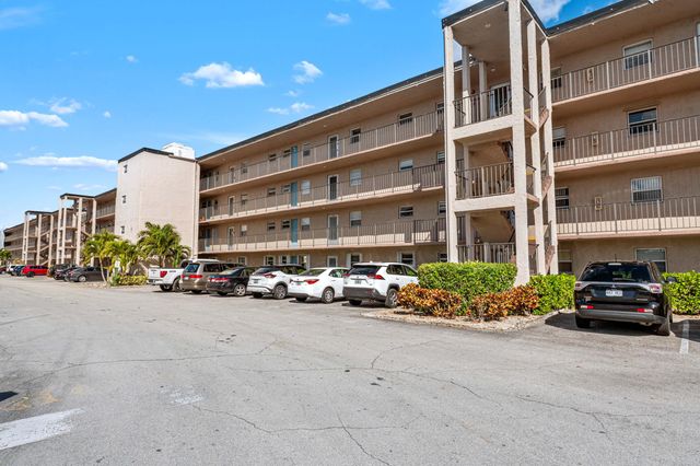 721 Lori Drive 313, Palm Springs, FL 33461